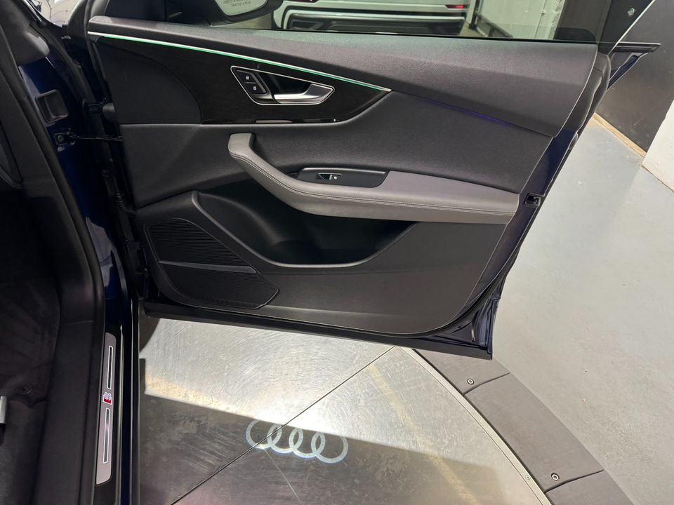 2023 Audi Q8