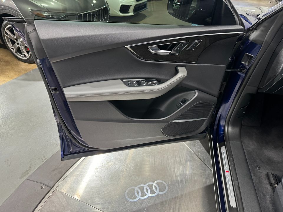 2023 Audi Q8