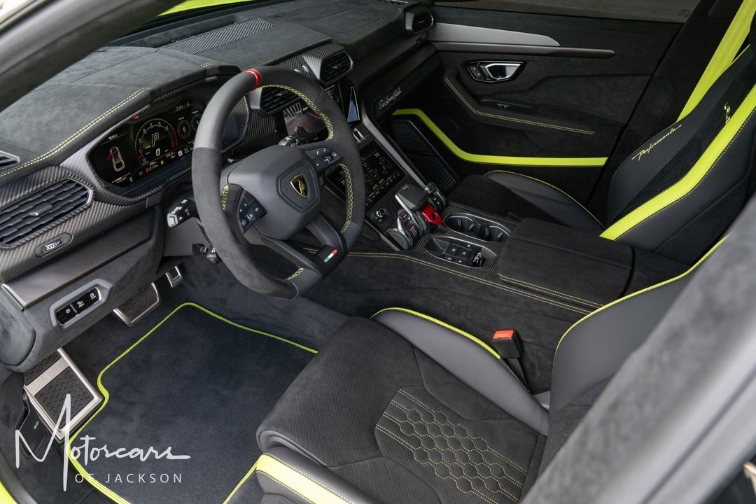 2023 Lamborghini Urus