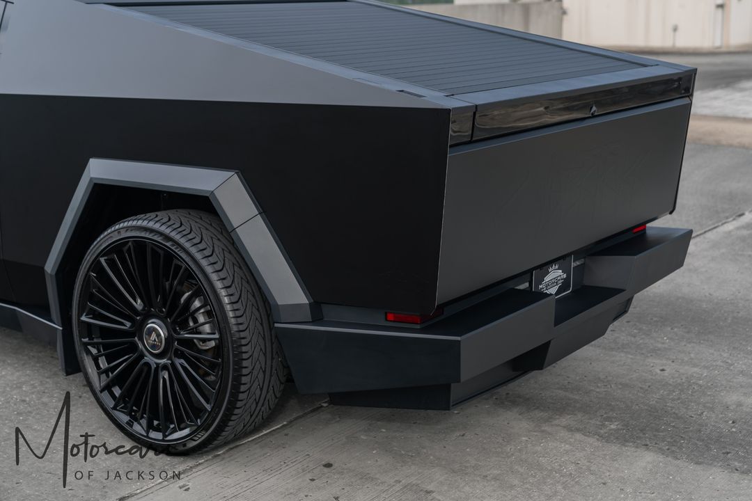 2024 Tesla Cybertruck