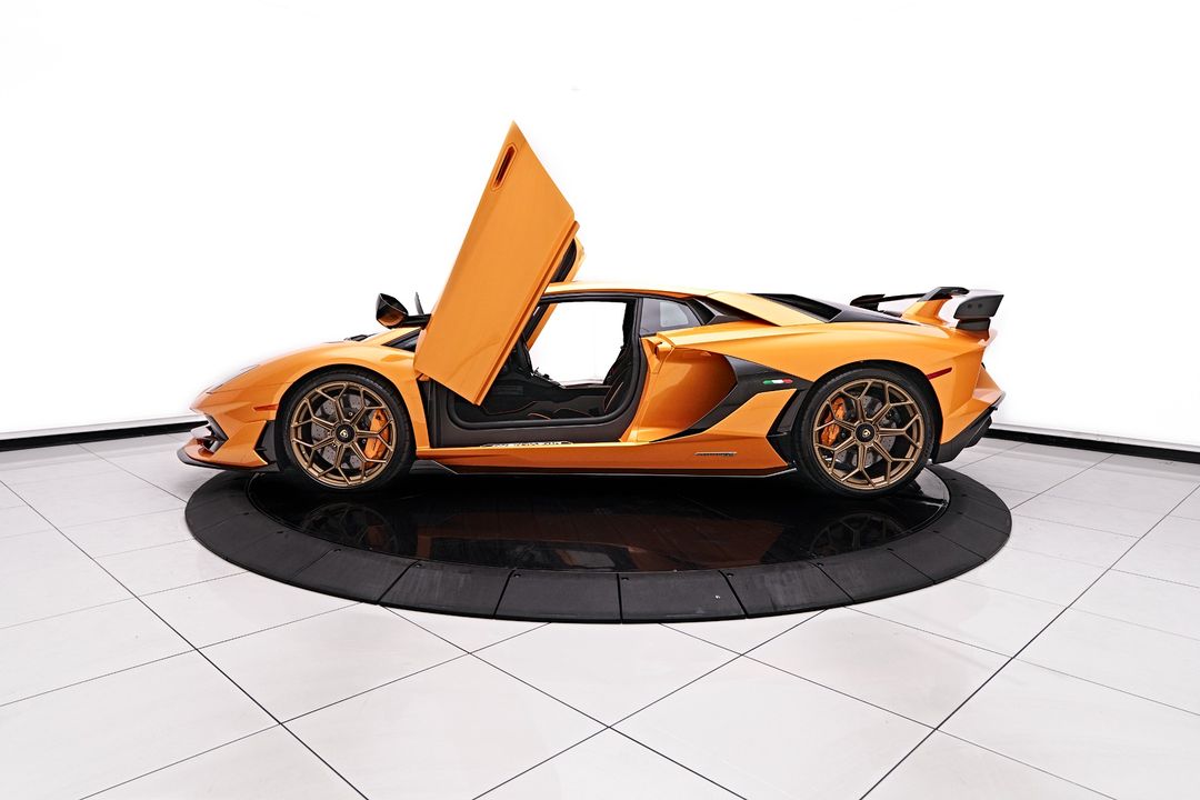 2021 Lamborghini Aventador SVJ