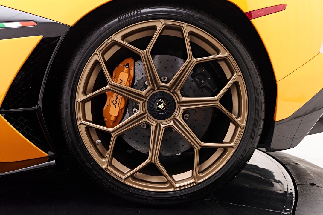 2021 Lamborghini Aventador SVJ