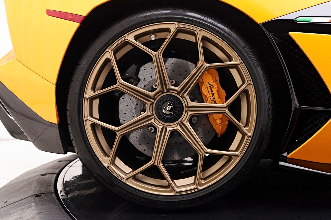 2021 Lamborghini Aventador SVJ
