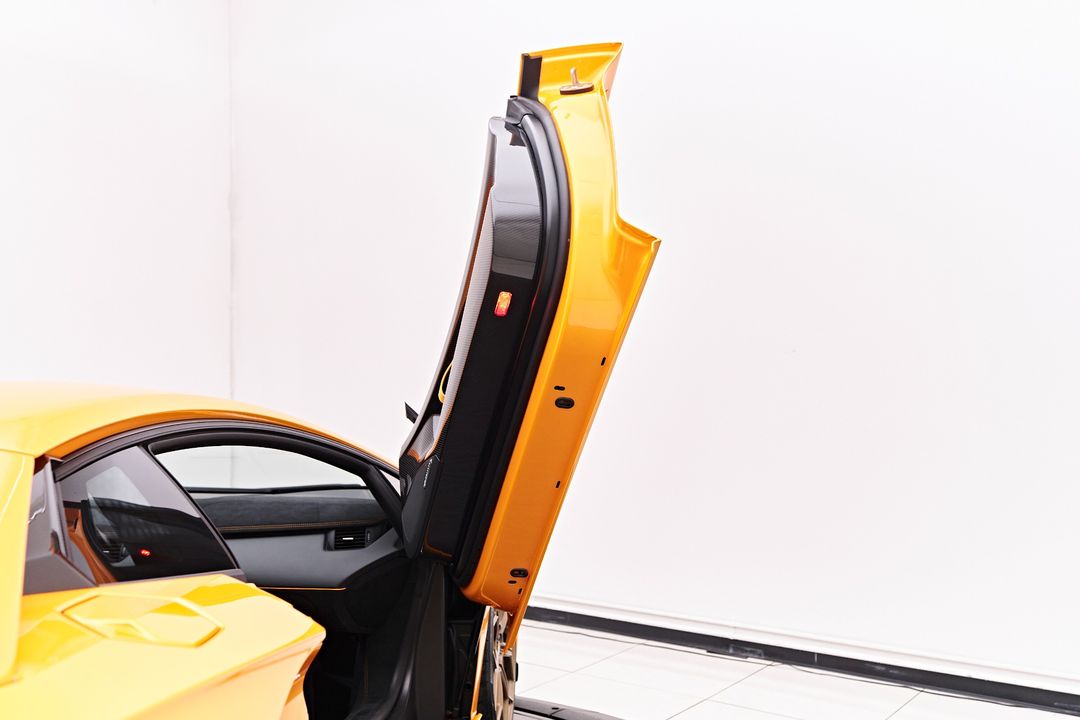 2021 Lamborghini Aventador SVJ