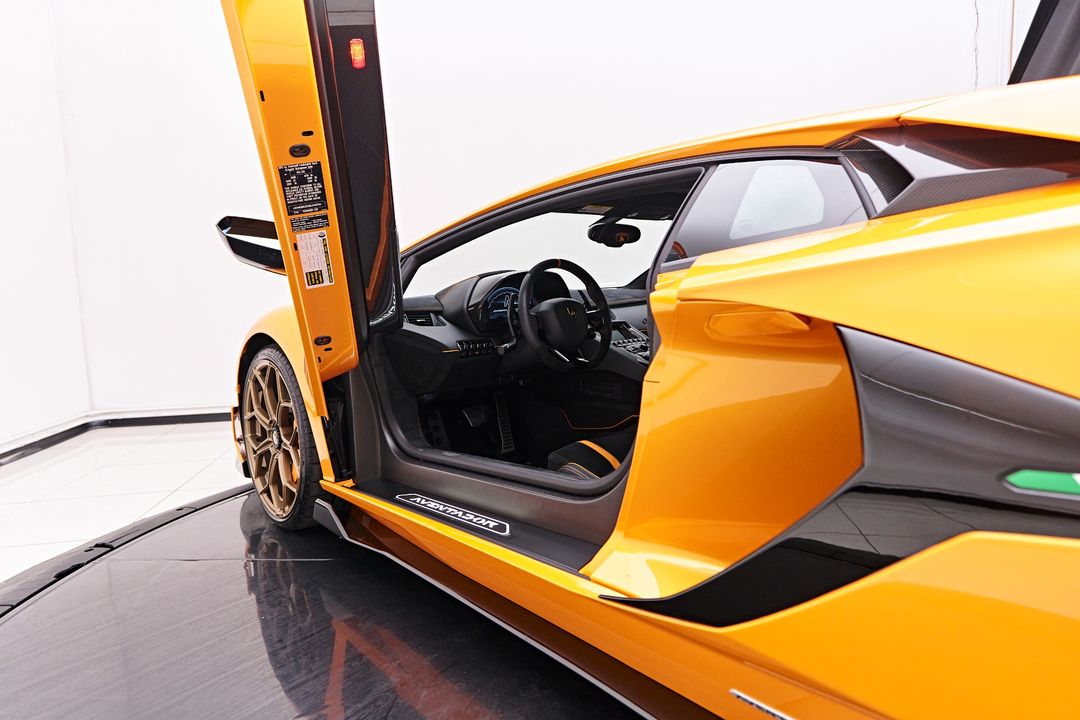 2021 Lamborghini Aventador SVJ