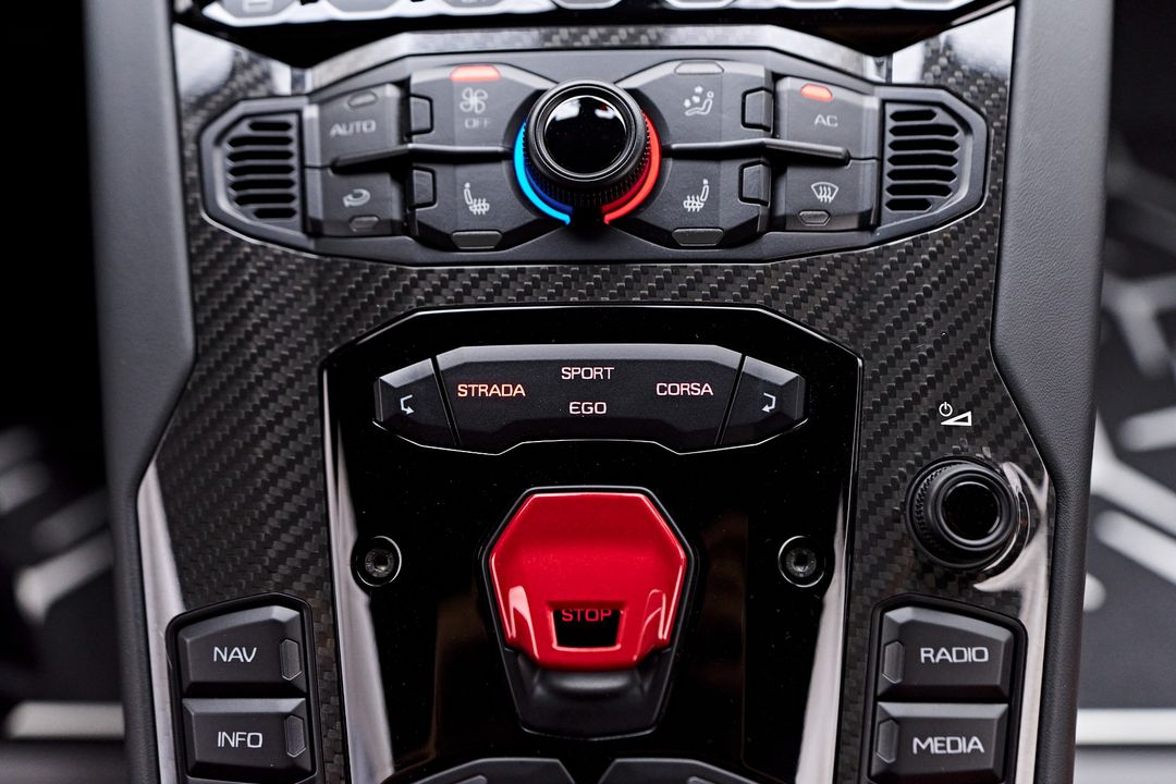 2021 Lamborghini Aventador SVJ