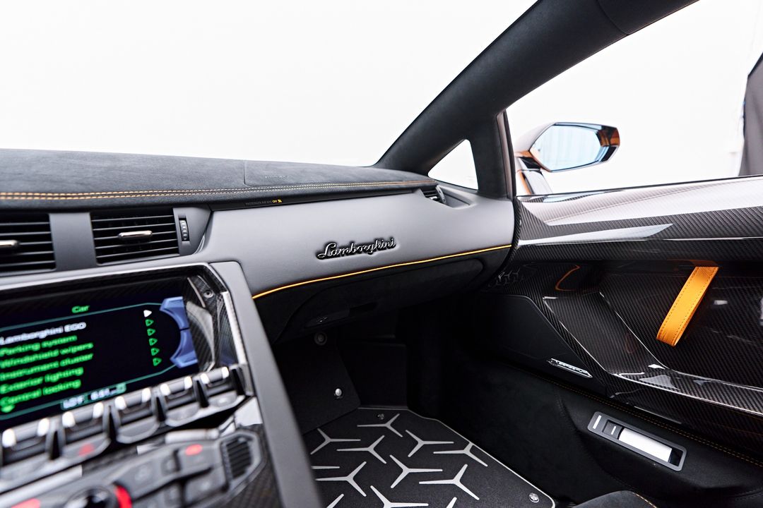 2021 Lamborghini Aventador SVJ