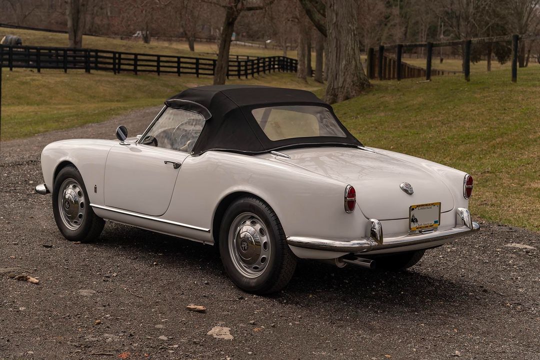 1959 Alfa Romeo 1300 Giulietta Spider Normale/Veloce
