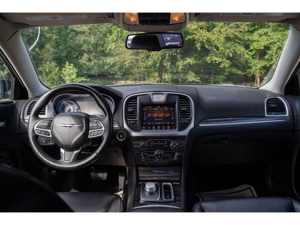 2021 Chrysler 300
