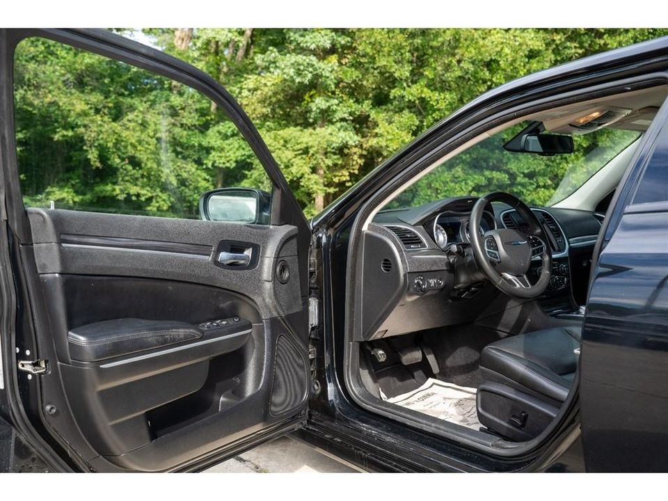 2021 Chrysler 300