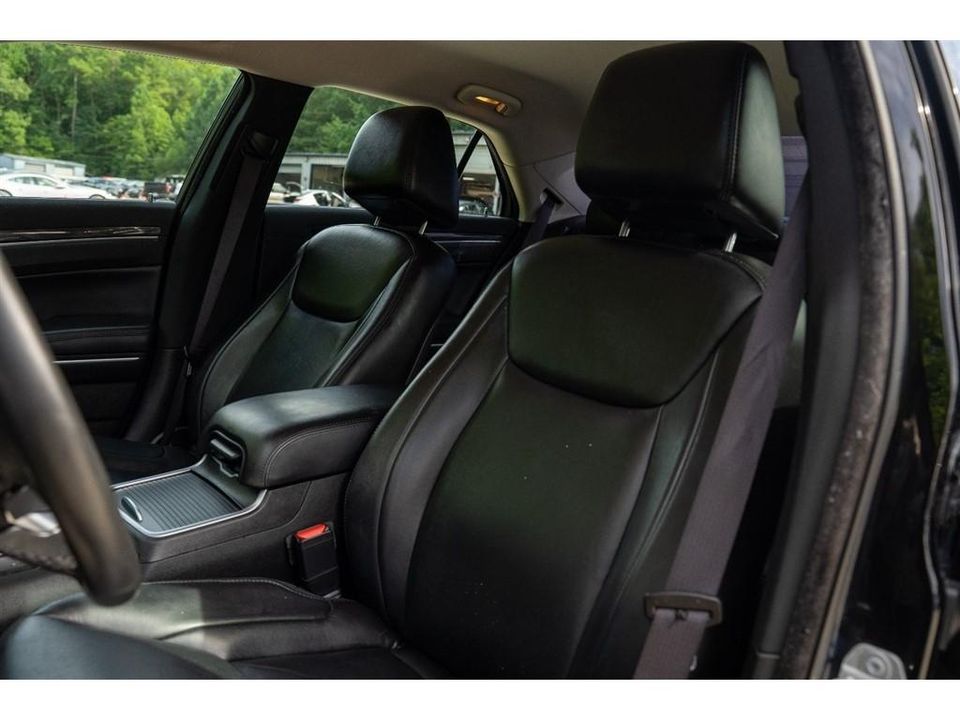 2021 Chrysler 300