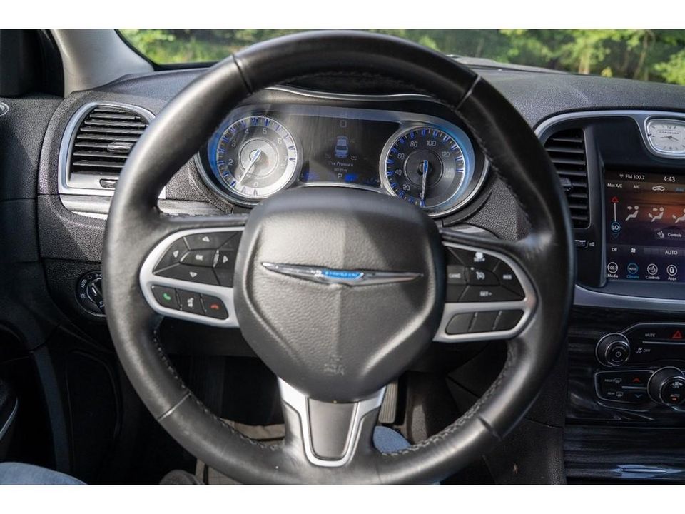 2021 Chrysler 300