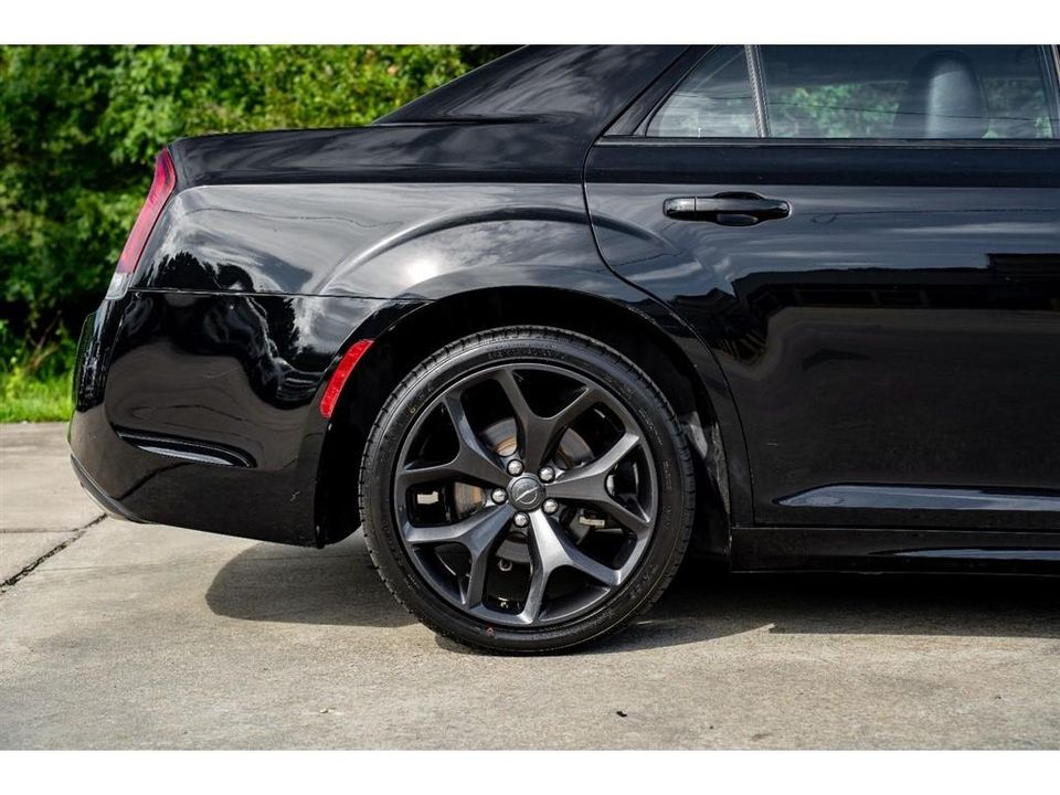 2021 Chrysler 300