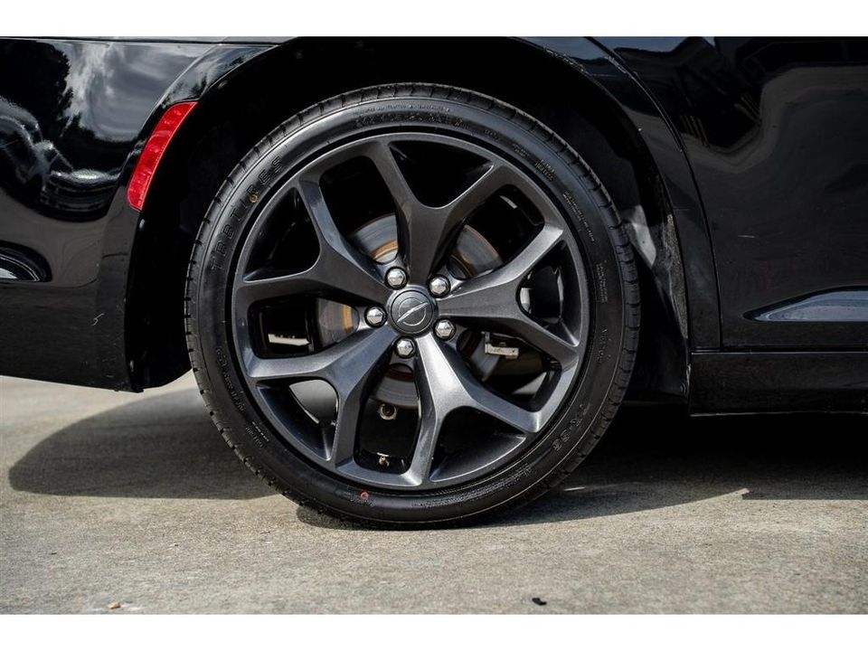 2021 Chrysler 300