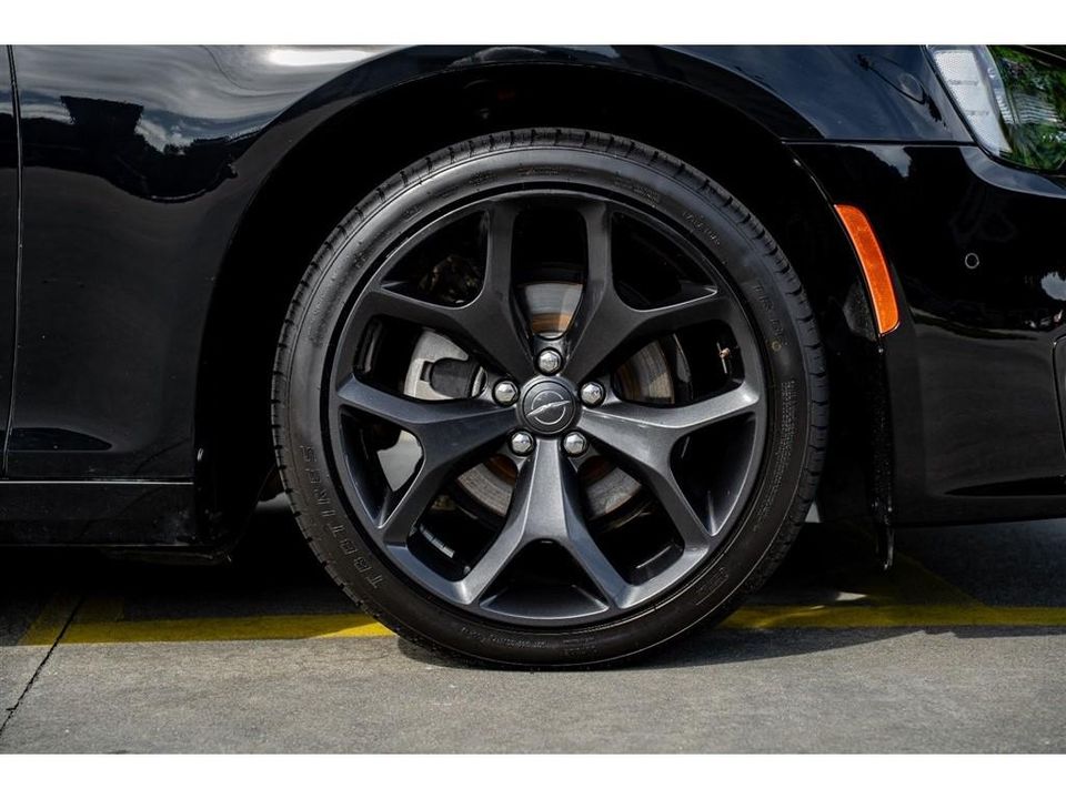 2021 Chrysler 300