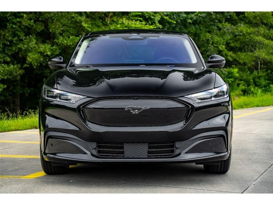 2022 Ford Mustang Mach-E