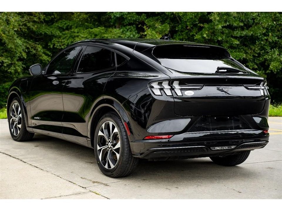 2022 Ford Mustang Mach-E