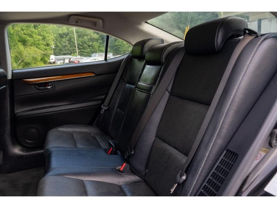 2013 Lexus ES 300h