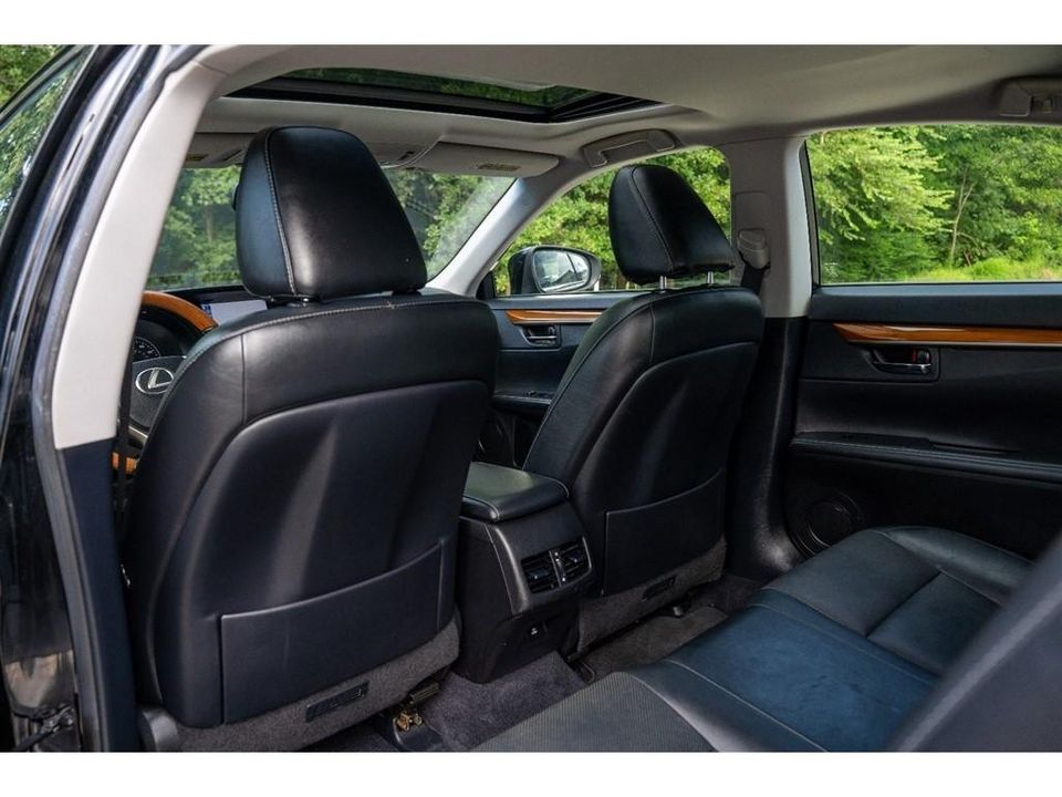 2013 Lexus ES 300h
