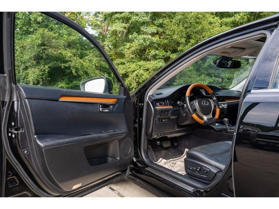 2013 Lexus ES 300h