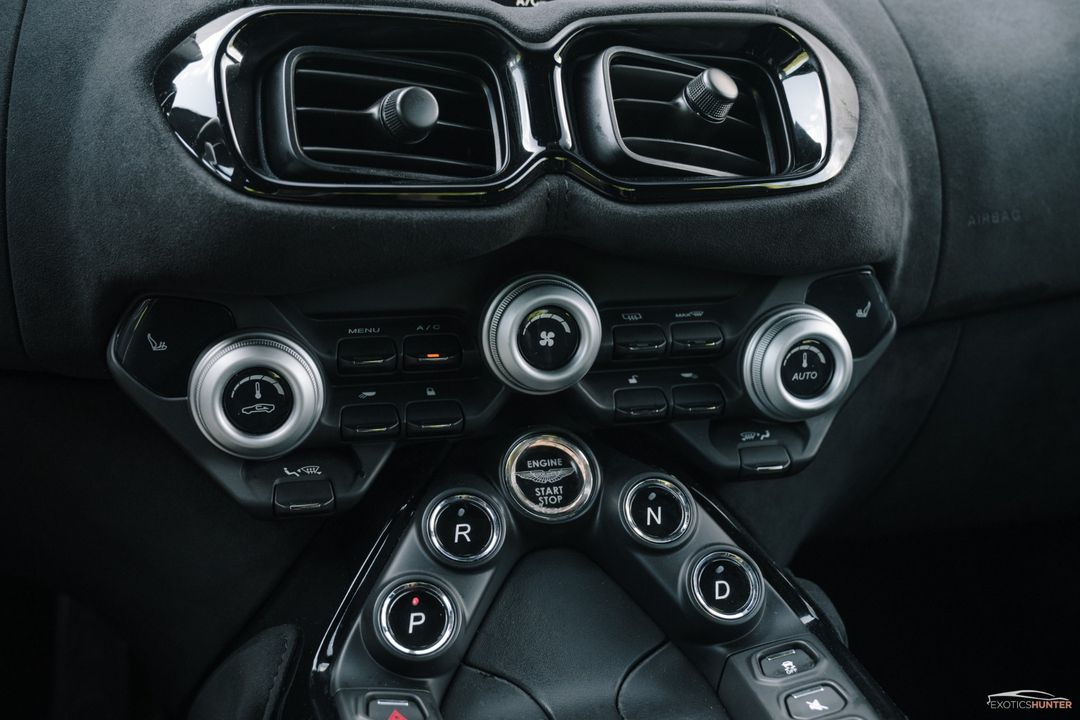2020 Aston Martin Vantage