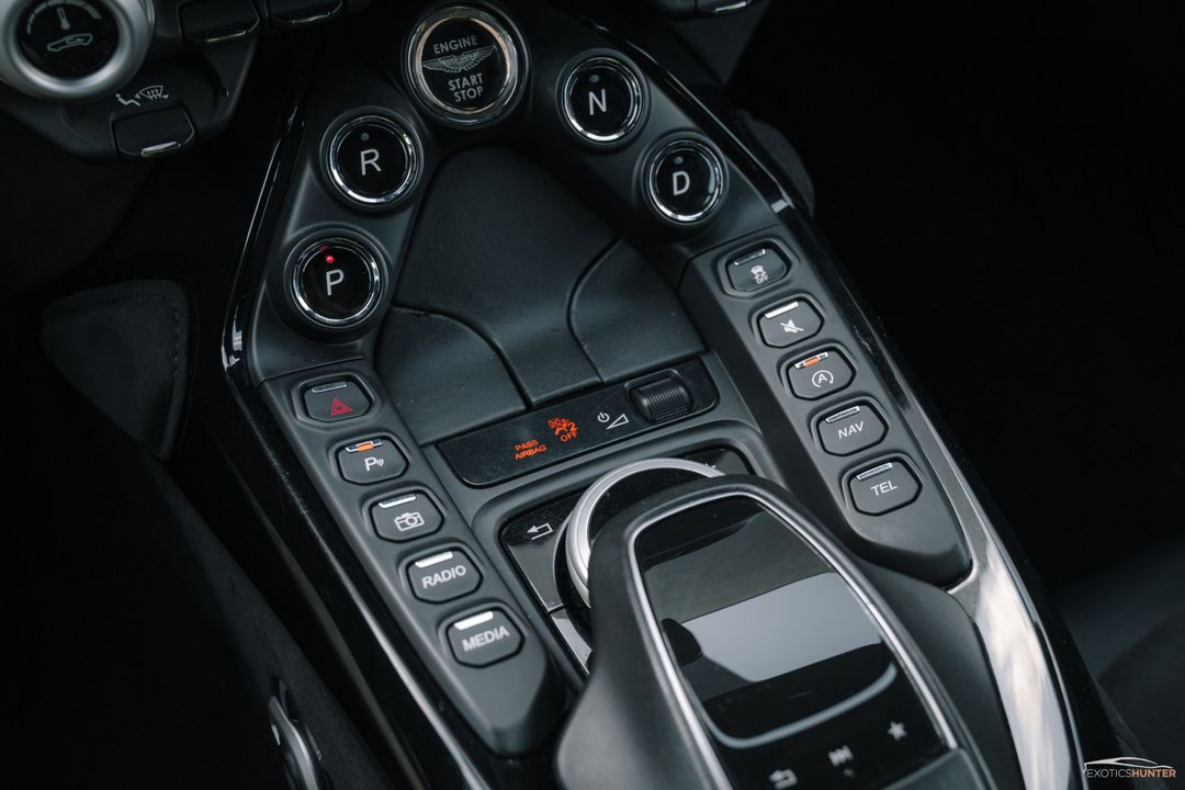 2020 Aston Martin Vantage