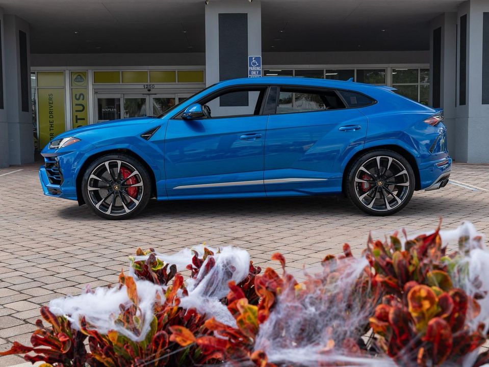 2020 Lamborghini Urus