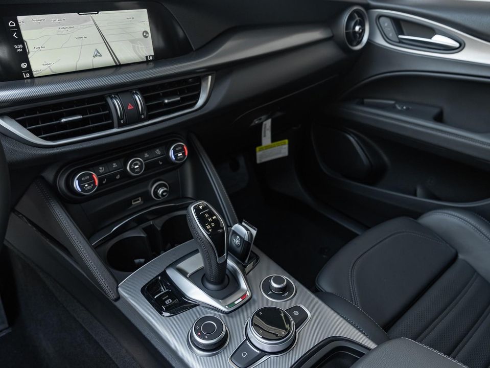 2024 Alfa Romeo Stelvio
