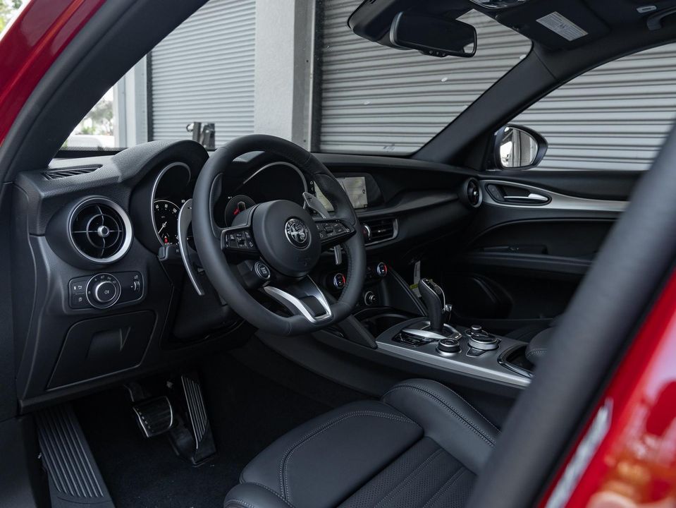2024 Alfa Romeo Stelvio