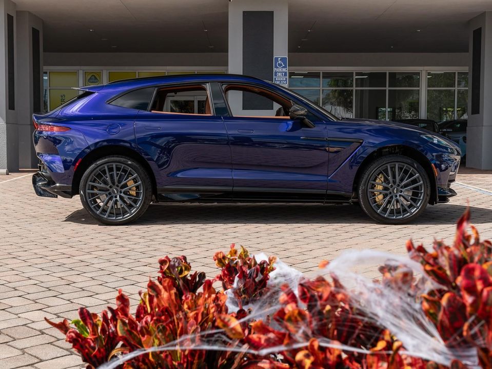 2023 Aston Martin DBX