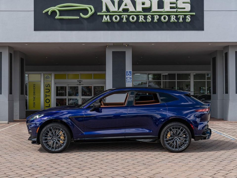 2023 Aston Martin DBX