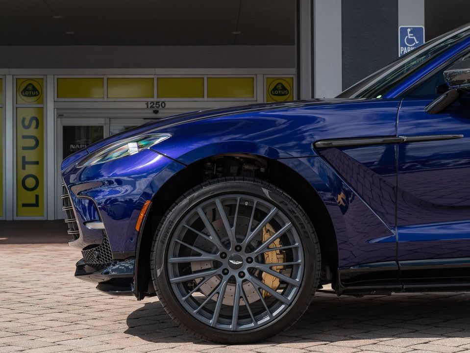 2023 Aston Martin DBX