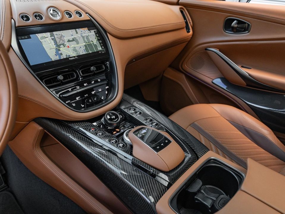 2023 Aston Martin DBX