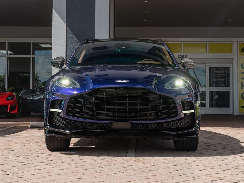 2023 Aston Martin DBX