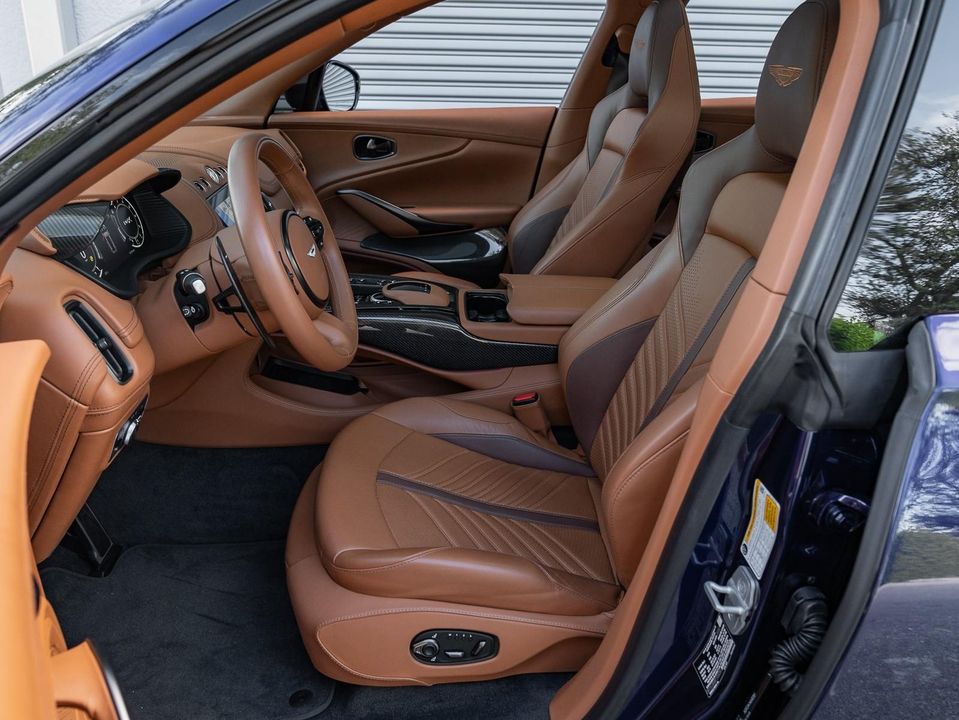 2023 Aston Martin DBX