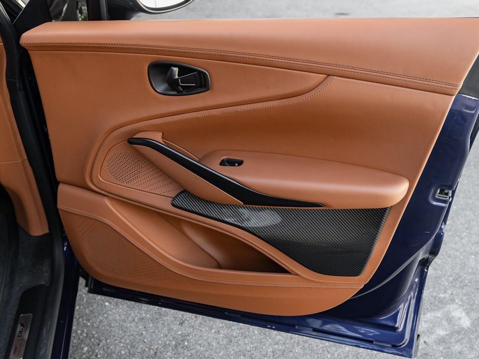 2023 Aston Martin DBX