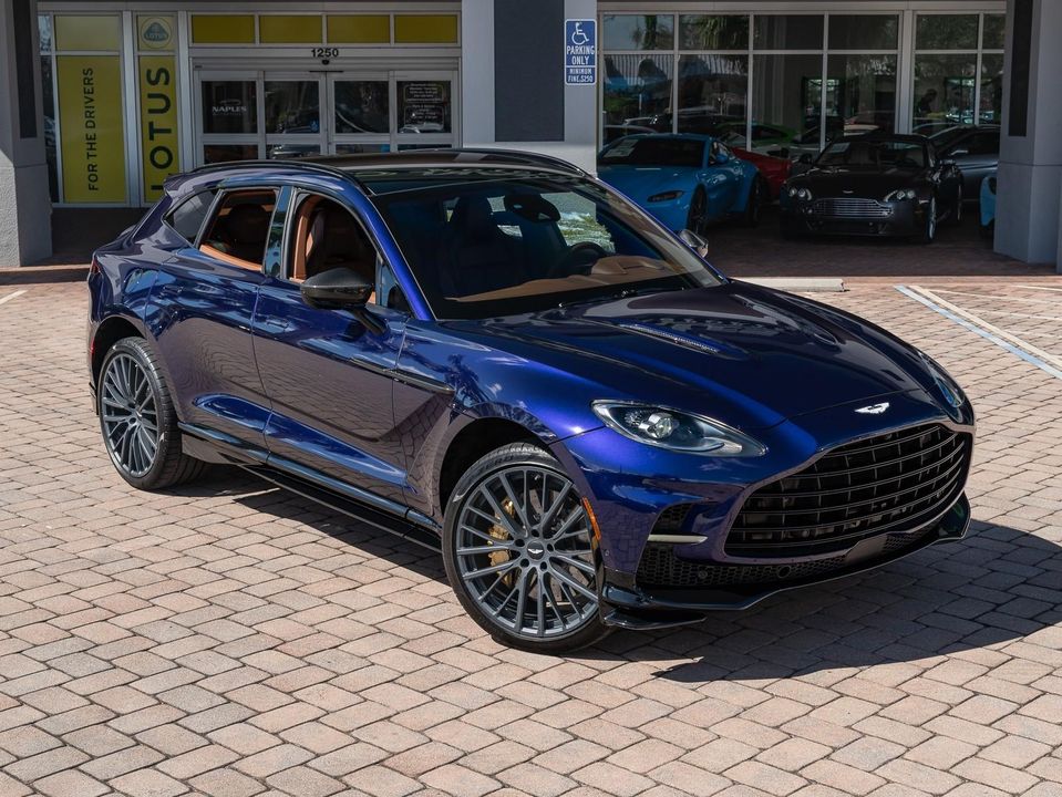 2023 Aston Martin DBX