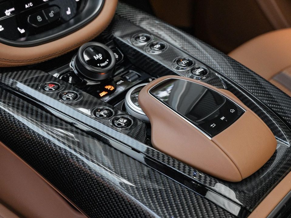 2023 Aston Martin DBX