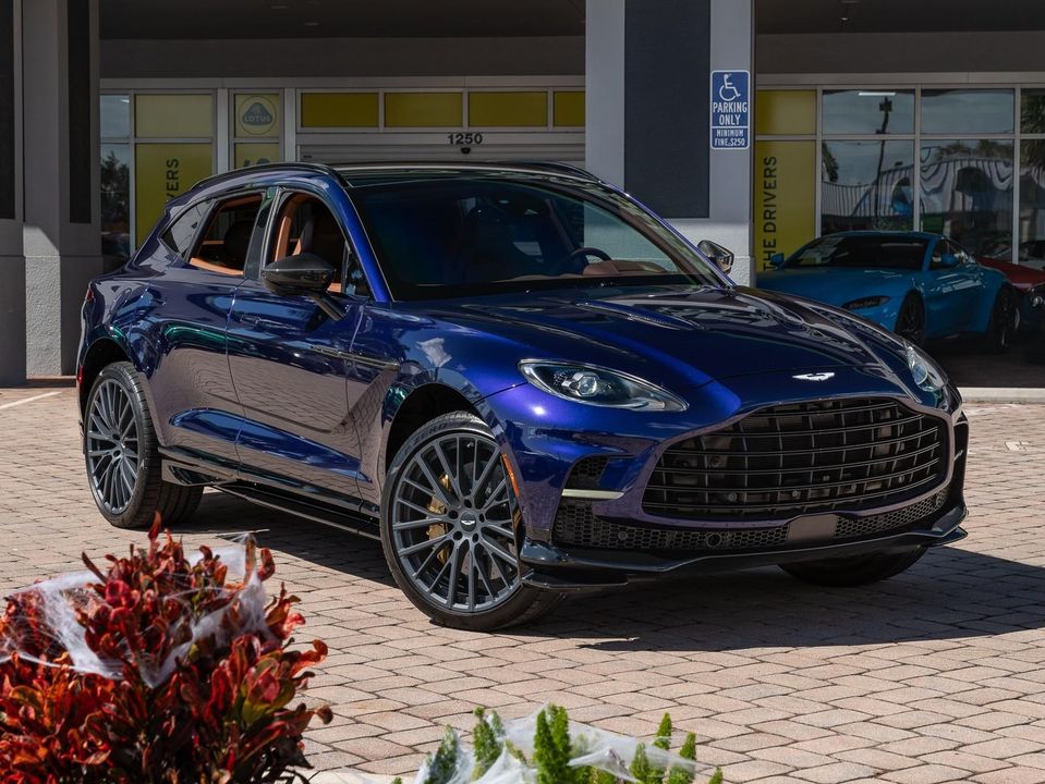 2023 Aston Martin DBX