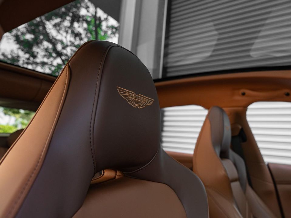 2023 Aston Martin DBX