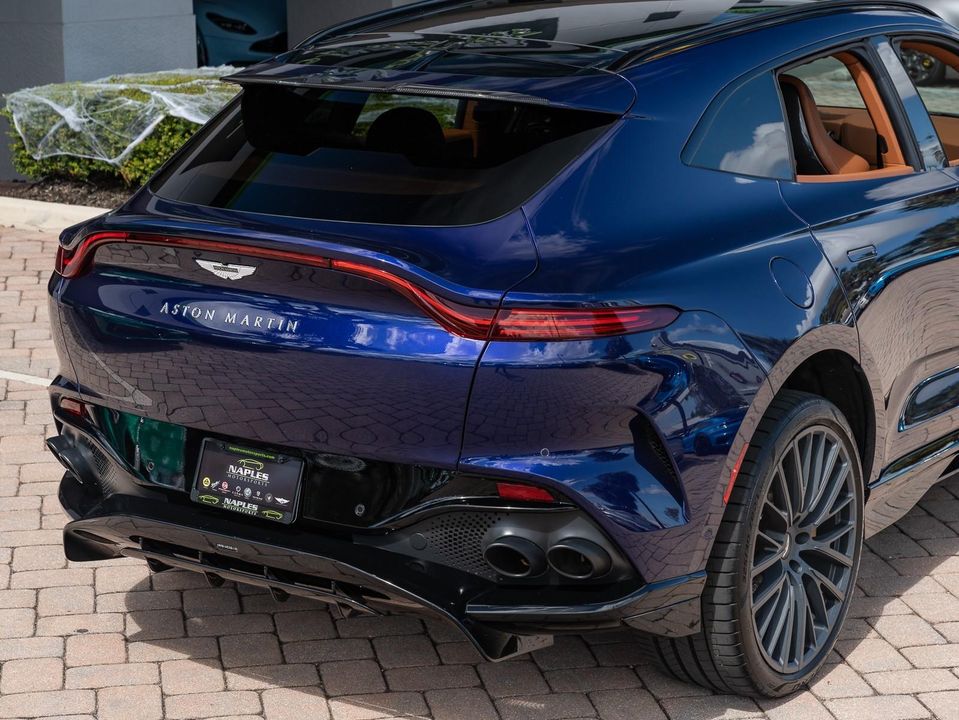 2023 Aston Martin DBX