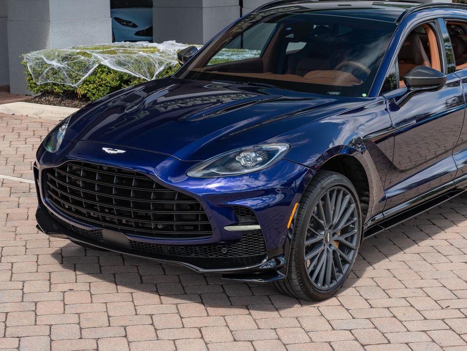 2023 Aston Martin DBX