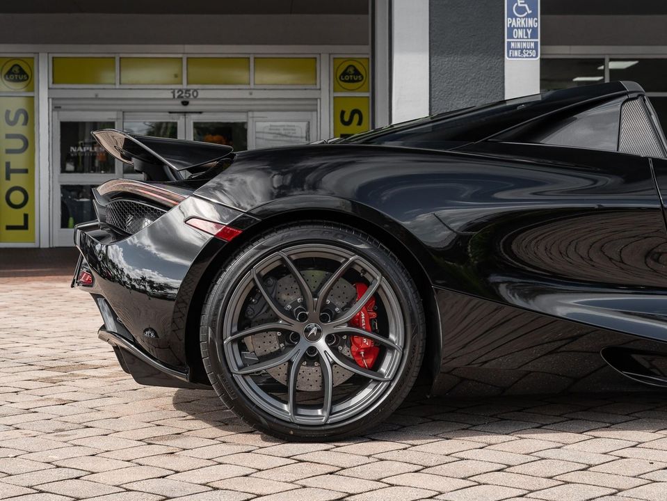 2020 McLaren 720S