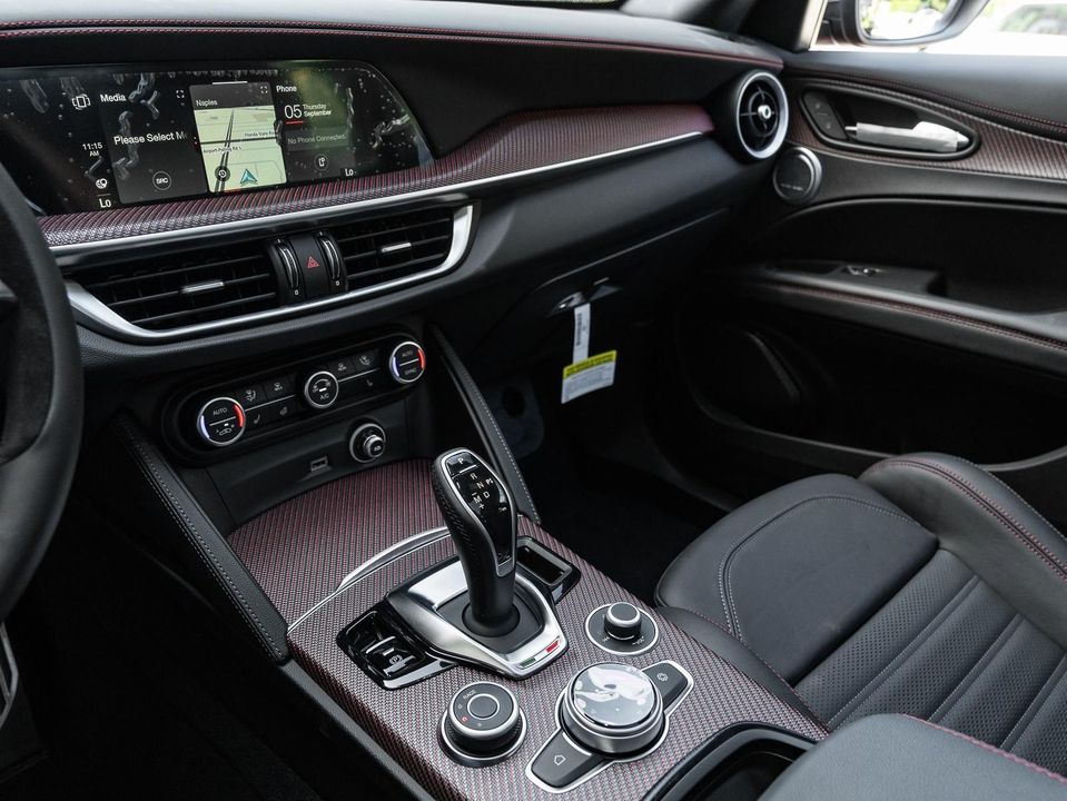 2024 Alfa Romeo Stelvio