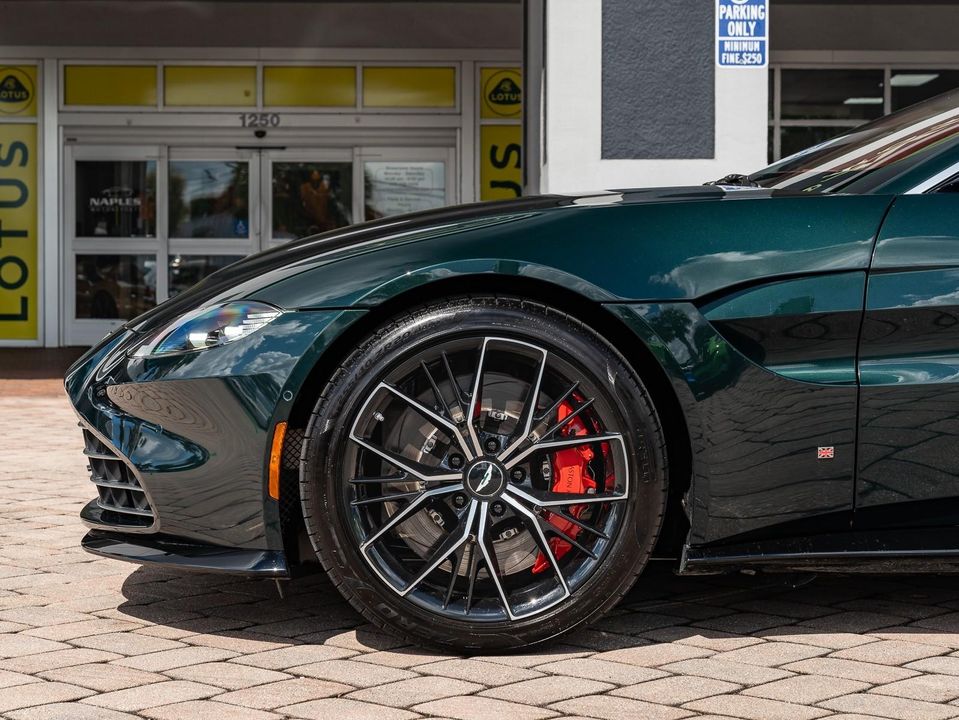 2021 Aston Martin Vantage