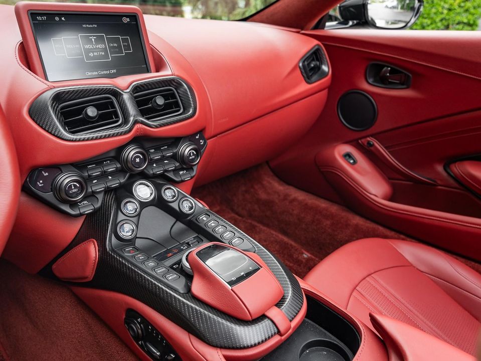 2021 Aston Martin Vantage
