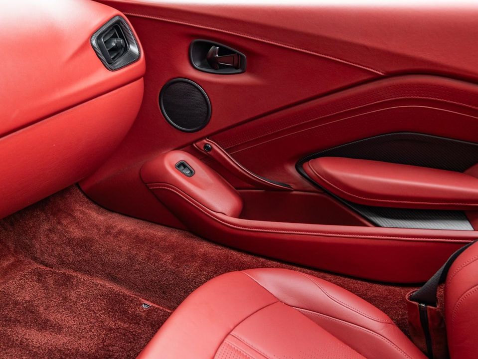 2021 Aston Martin Vantage