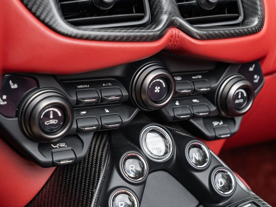 2021 Aston Martin Vantage