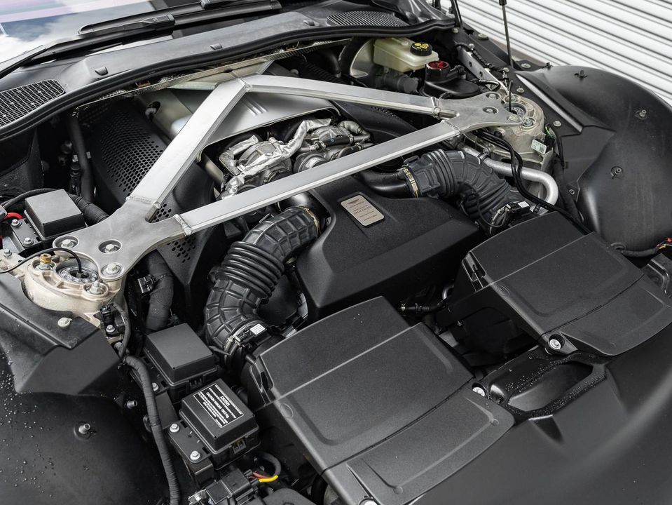 2021 Aston Martin Vantage