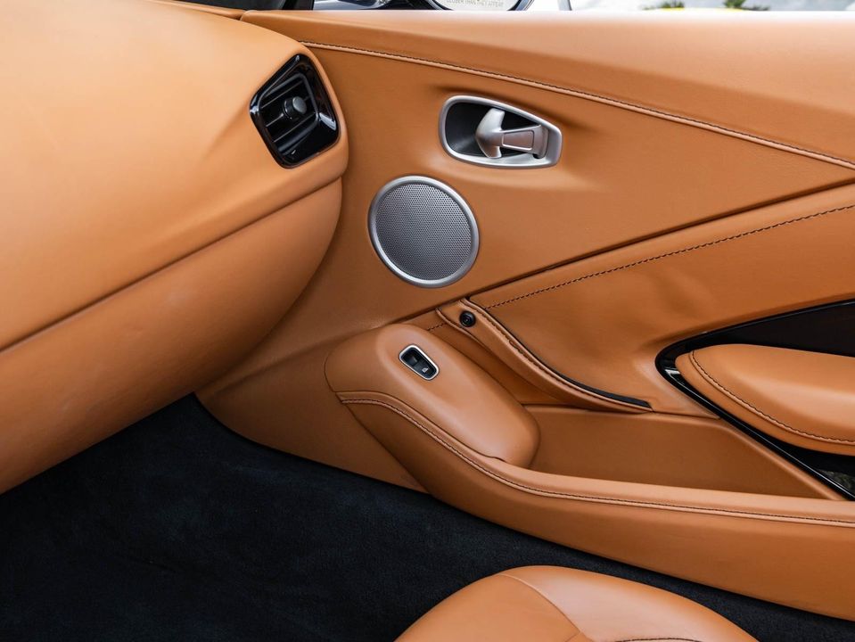 2021 Aston Martin Vantage